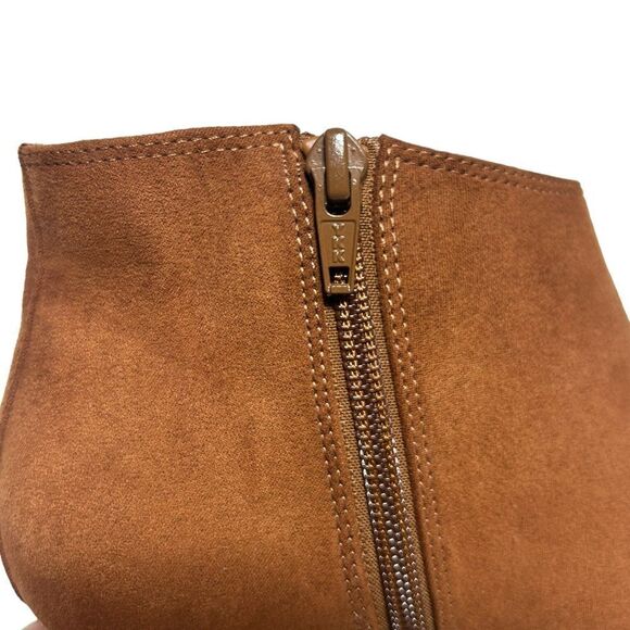 Old Navy Faux Suede Brown Ankle Booties Short Heeled Boots Size 7 Light Brown - Picture 9 of 13